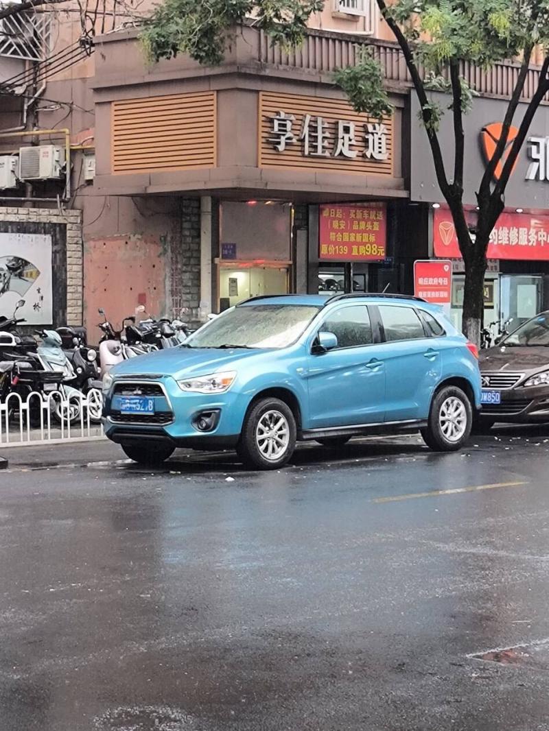 办事路过文昌巷，扫视两边发现有